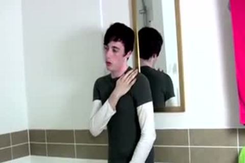 Emo lad Ashley Hawkes Jerks Off His 10-Pounder In The bathroom