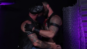 Men Over 30: Gay Julian Torres jerking Musclebear Montreal