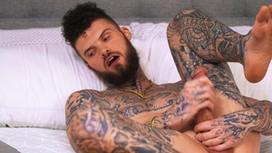 Men: Hatler Sees Joey Stroking His Cock