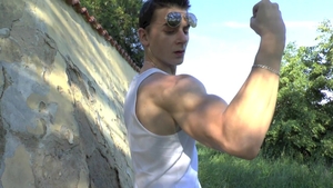 Muscled Magnificence: Flexing for Desire